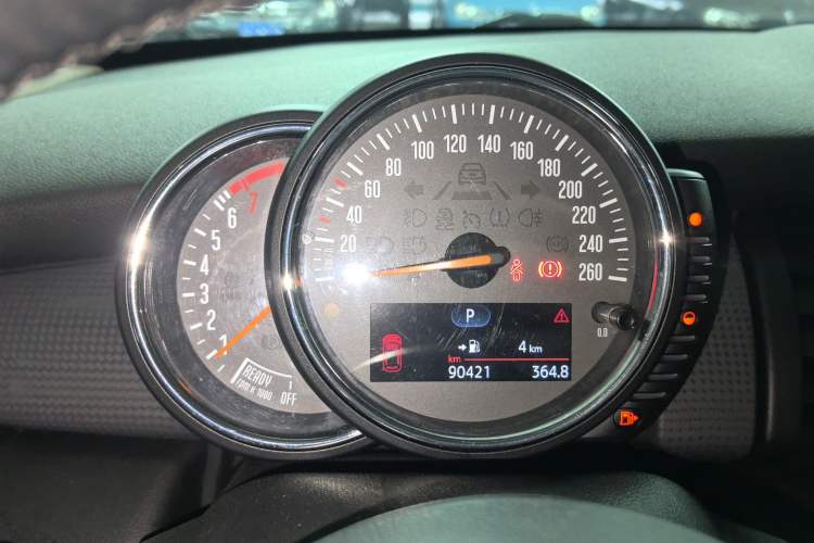 Used MINI 2016 1.5T COOPER Pioneer Edition Five-Door Model Instrument Cluster