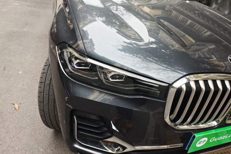 Used BMW X7 2021 xDrive40i Luxury Package with Leading Features Right Front Headlight