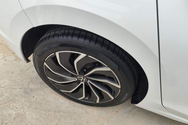 Used Volkswagen Golf 2021 280TSI DSG Pro Right Rear Wheel Hub