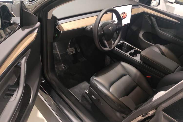 Used Tesla Model Y 2022 Rear-Wheel-Drive Version
