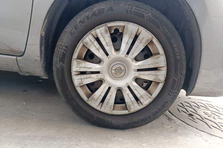 Used Nissan Livina 2013 1.6XE Manual Comfort Edition Right Front Wheel Hub