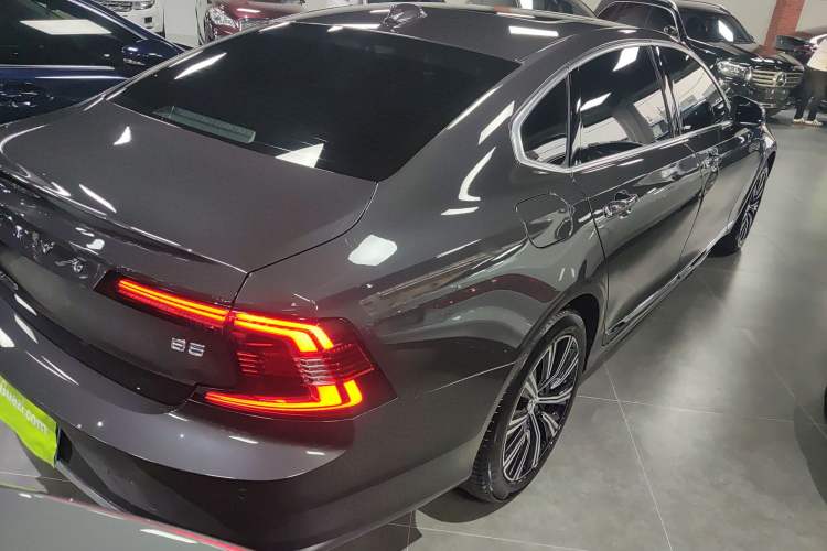 Used Volvo S90 2022 B5 Zhiyi Luxury Edition Exterior 3