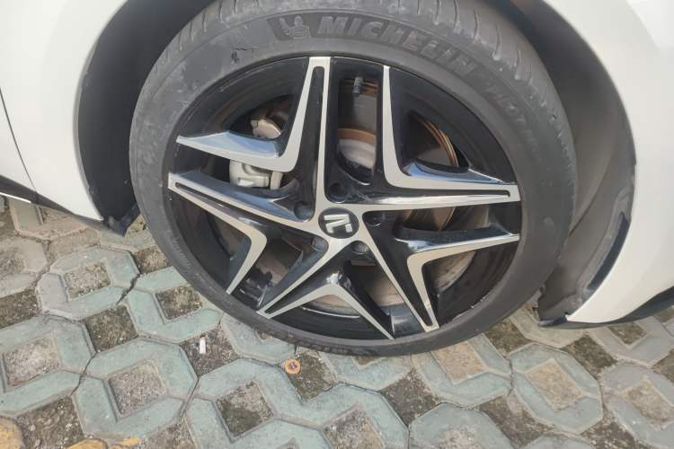 Used Rising F7 2023 Long-Range Edition Right Front Wheel Hub