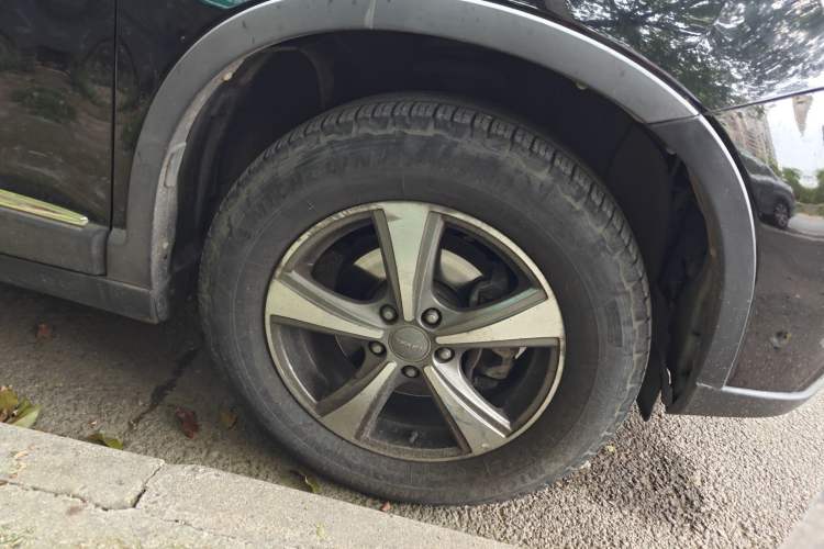 Used Haval H6 2017 Red-Label Sport Edition 1.5T Manual Two-Wheel Drive Prestige Model Right Front Wheel Hub