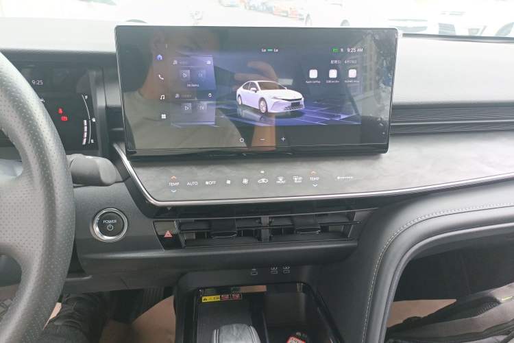 Used Toyota Camry 2024 Dual-Motor 2.0 HGVP Luxury Edition
