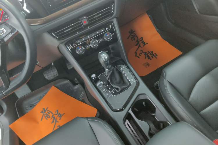 Used Volkswagen Tharu 2020 280TSI Two-Wheel Drive Luxury Plus Version China VI Standard Gear Lever