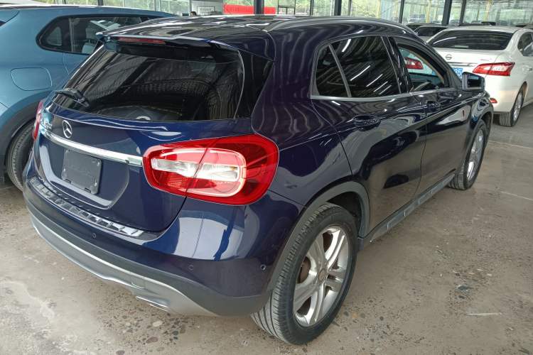 Used Mercedes-Benz GLA 2015 GLA 200 Sport Edition Rear Right 45 Deg