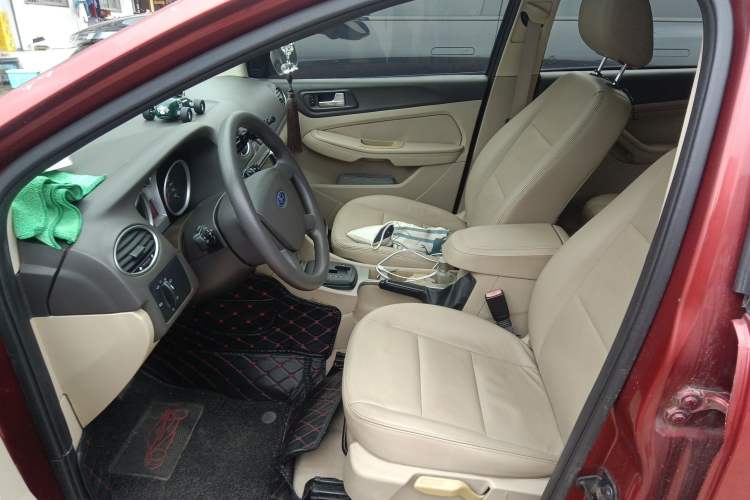 Used Ford Focus 2011 Hatchback 1.8L Automatic Fashion Edition Left Front Seat