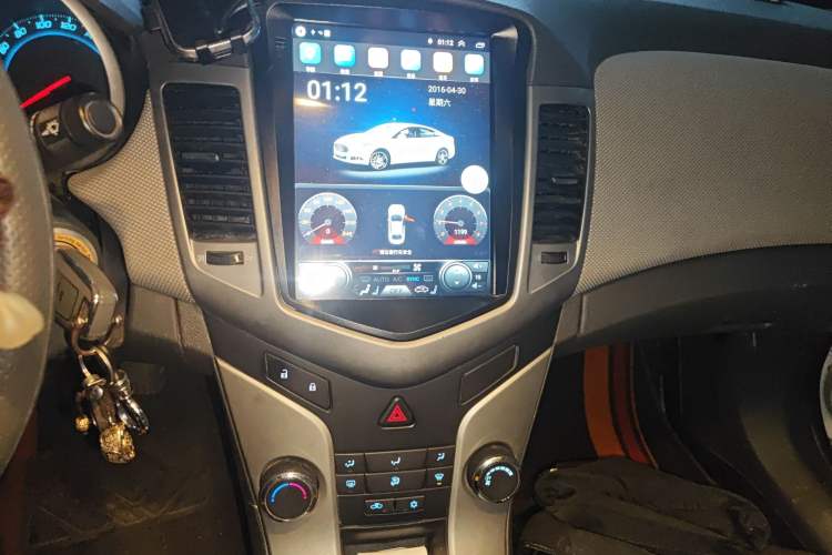 Used Chevrolet Cruze 2013 1.6L SE MT Audio And AC Panel