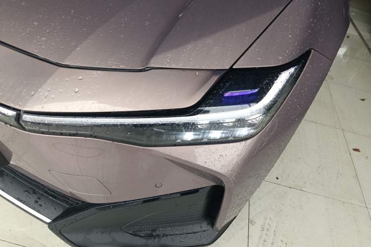 Used Toyota bZ3 2023 616 km Long-Range Premium