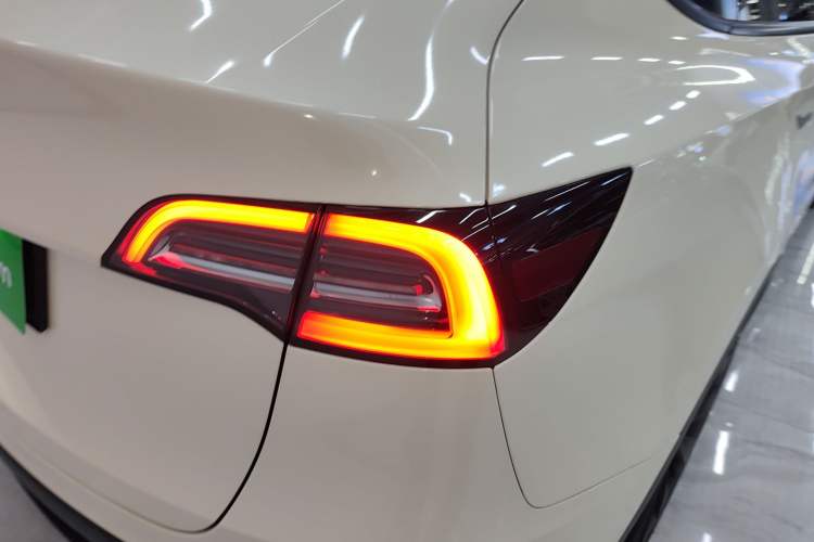 Used Tesla Model Y 2022 Rear-Wheel-Drive Version
