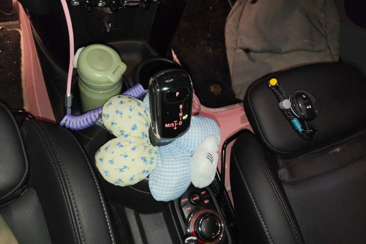 Used MINI 2022 1.5T COOPER CABRIO Classic Edition Gear Lever