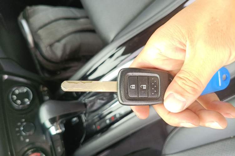 Used Honda Vezel 2016 1.8L CVT Front-Wheel Drive Pioneer Edition Interior 1