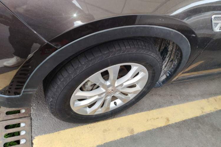 Used Dongfeng Aeolus AX7 2016 2.0L Automatic Zhiyi Trim
