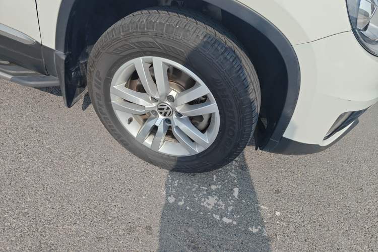 Used Volkswagen Tiguan L 2016 300TSI Automatic Two-Wheel Drive Trend Edition