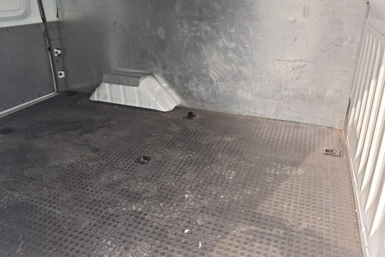 Used JMC Transit 2019 2.8T Commercial Version Short Wheelbase Mid-Roof 3-Seater China VI Standard JX493
