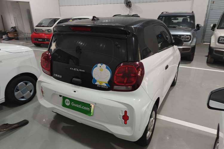 Used Roewe Clever 2021 302 km New Four-Seater Super-Efficient Version