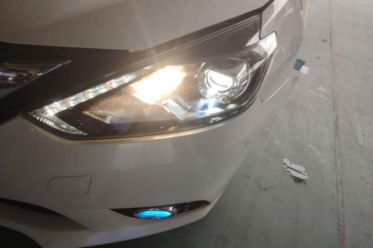 Used Nissan Sylphy 2019 1.6XV CVT Smart Connect Luxury Edition China V Standard Left Front Headlight