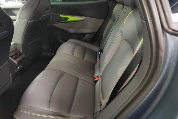 Used Lynk & Co 08 EM-P 2025 220 km All-Wheel-Drive Performance Halo
