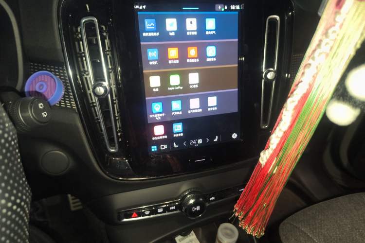 Used Volvo XC40 New Energy 2022 Long-Range Version Audio And AC Panel