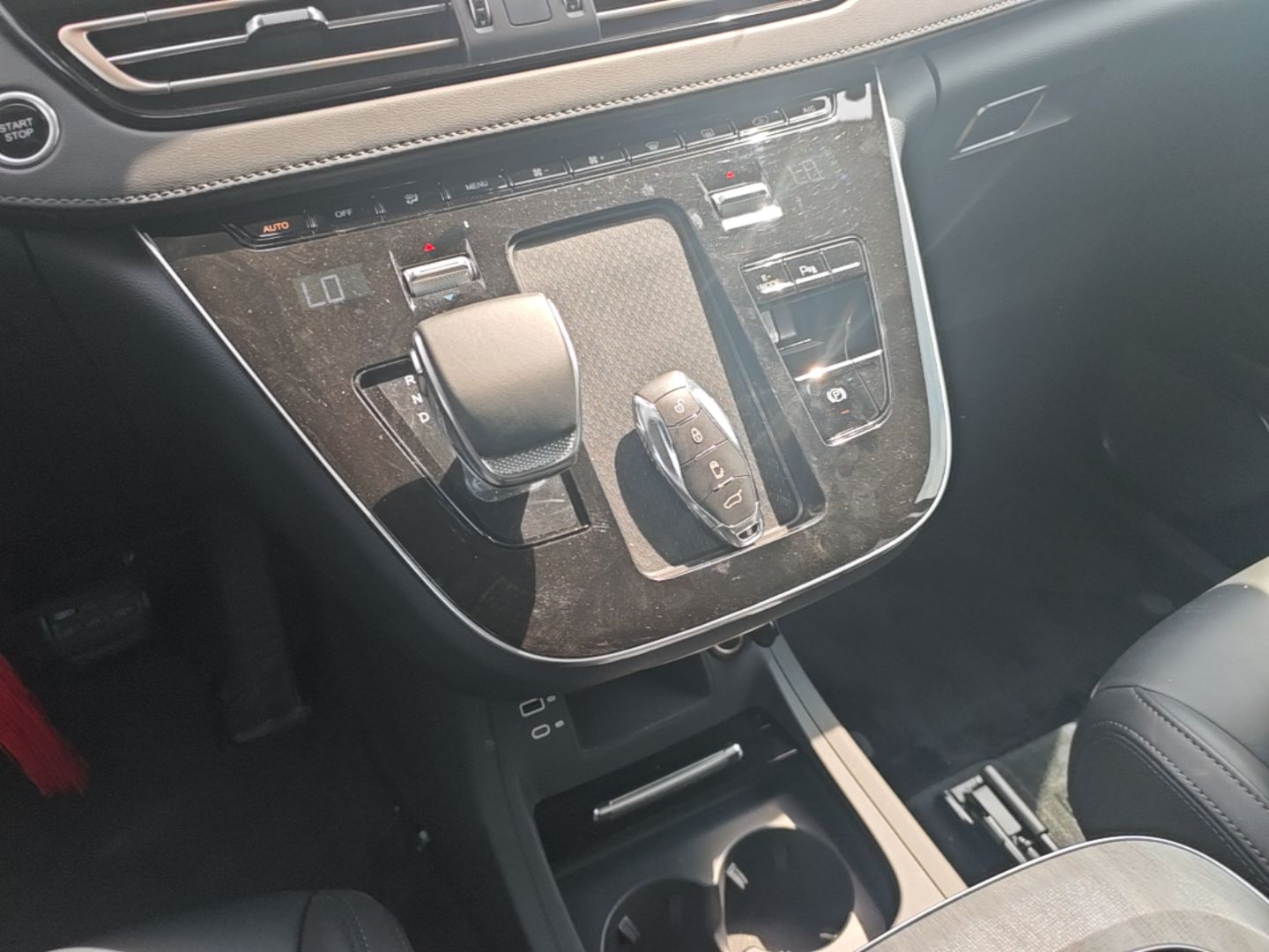 Hongqi HQ9 PHEV 2024 2.0T Four-Wheel Drive Business Edition — снимка 16