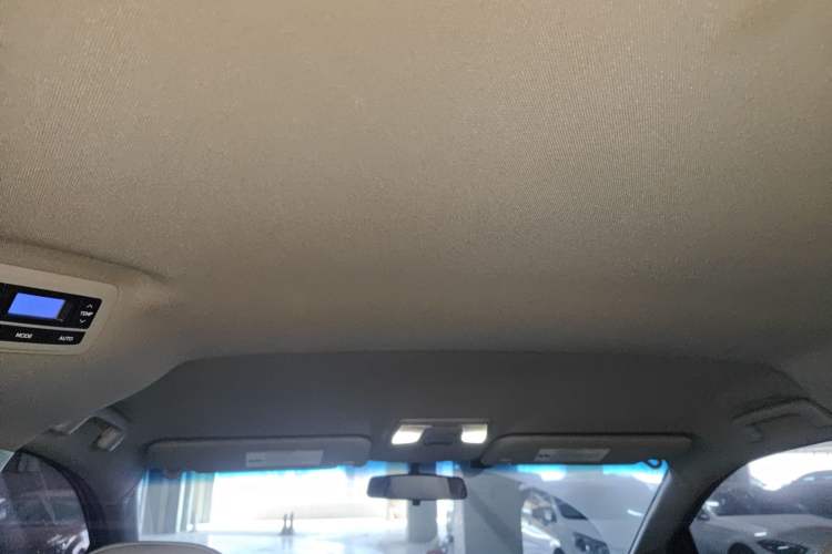 Used Toyota SIENNA 2015 3.5L Two-Wheel Drive LE