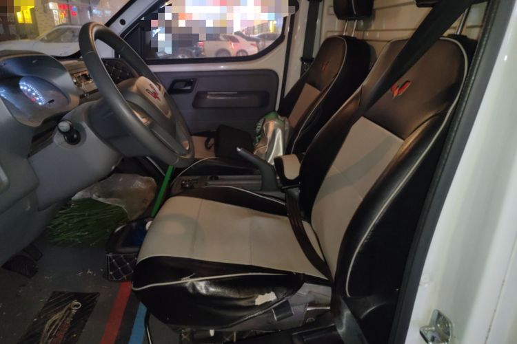 Used Wuling Yangguang 2024 300km Range Practical Window-Sealed Version 60kW Left Front Seat