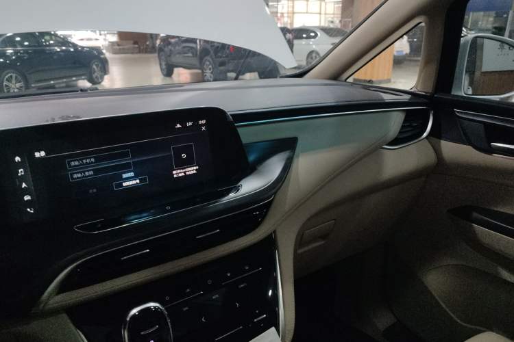 Used Buick GL8 2022 ES Landtrek 653T Luxury Edition Center Console