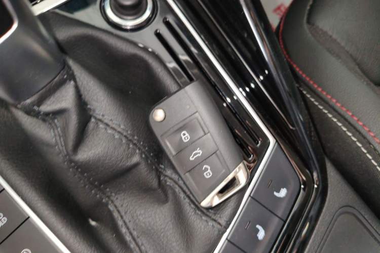 Used Volkswagen Tayron 2022 280TSI Two-Wheel Drive Luxury Smart Connectivity Version Vehicle Key