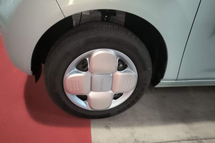 Used Geely Galaxy Panda 2024 Panda Mini 200km Endurance Bear Left Front Wheel Hub