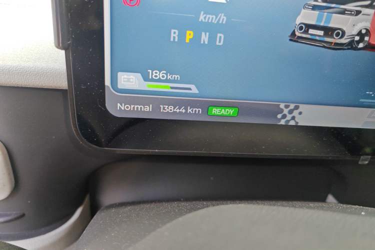 Used SAIC MAXUS Dana V1 2024 V1 Short Wheelbase Low-Roof Multi-Function Version (51 kWh)
