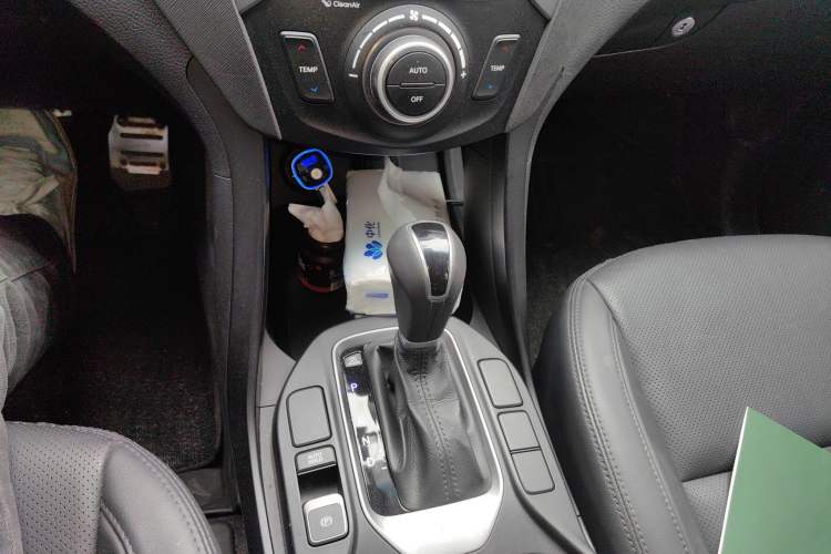 Used Hyundai Santa Fe 2015 2.0T Automatic All-Wheel Drive Smart Version 5 Seats
