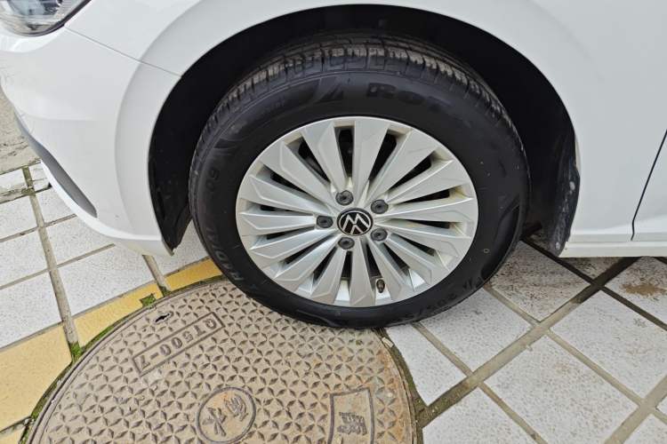 Used Volkswagen Lavida 2021 1.5L Automatic Comfort Edition Exterior 4