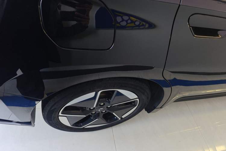 Used Wuling Xingguang 2023 150 Advanced Edition Right Rear Wheel Hub