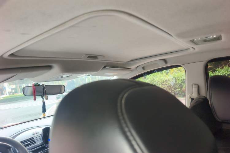 Used Nissan Tiida 2011 1.6L CVT Smart Version Headliner