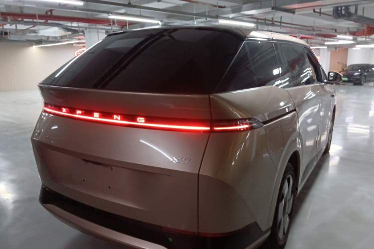 Used XPeng X9 2024 702 Ultra-Long Range Pro
