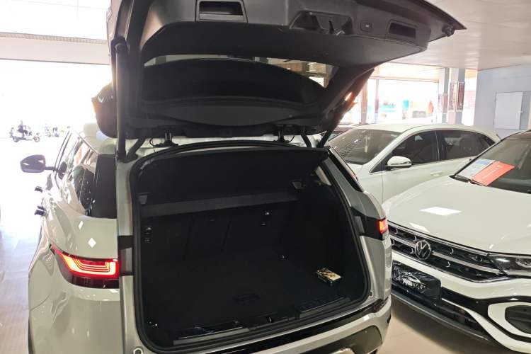 Used Land Rover Range Rover Evoque 2023 Aurora L 249 PS Luxury Edition
