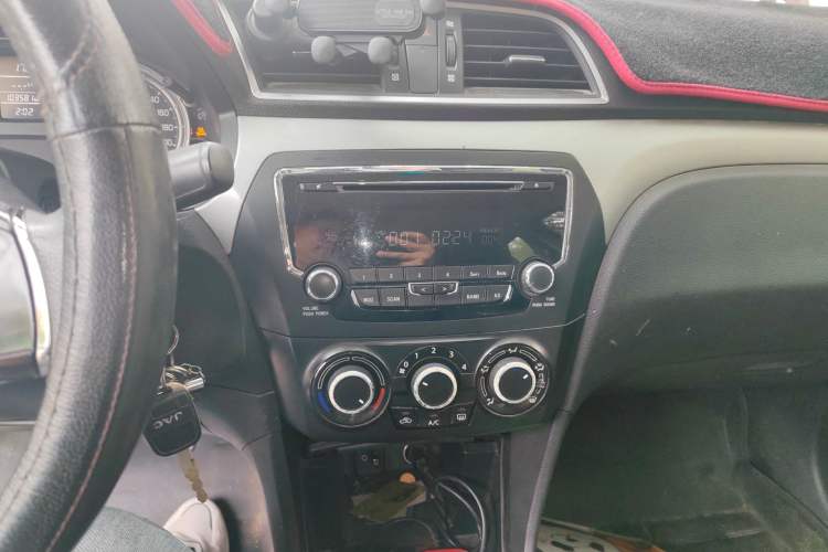 Used Suzuki Alivio 2015 1.6L Manual Comfort Model Audio And AC Panel