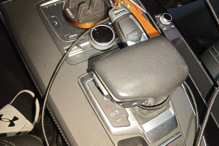 Used Audi Q5L 2020 Updated 40 TFSI Prestige Fashion Edition Gear Lever