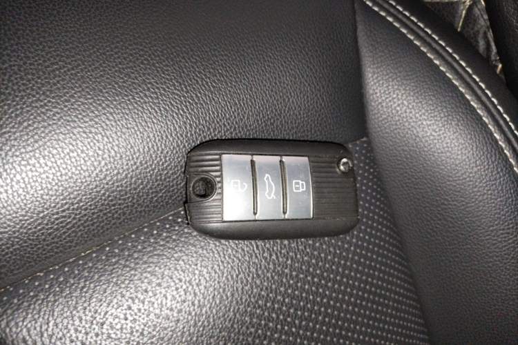 Used Roewe RX5 2020 20T Automatic 4G Connected Million Edition Interior 1