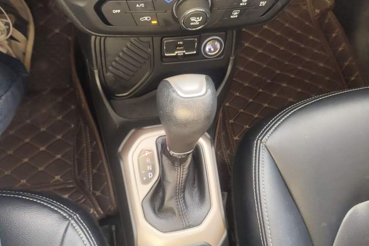 Used Jeep Renegade 2018 Connected Large Screen Version 180T Automatic High-Energy Edition