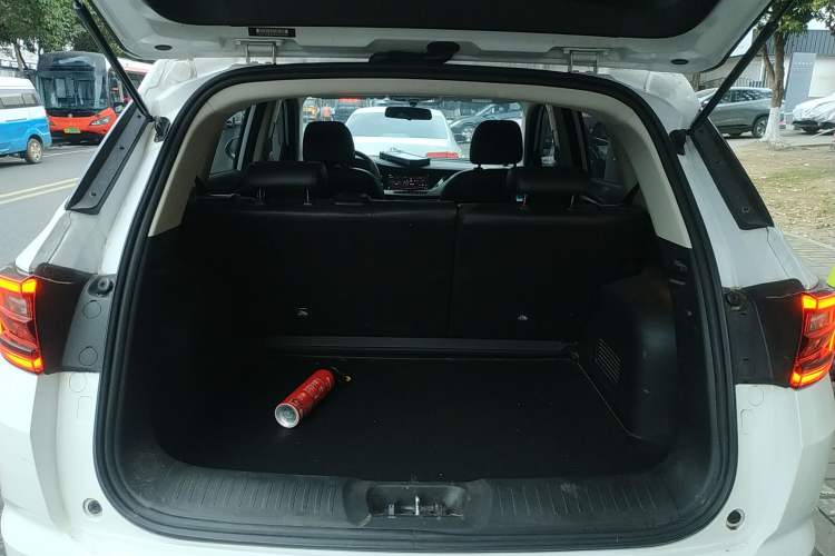 Used CHANGAN CS35PLUS 2021 Revised Version Glory Million Edition 1.6L Manual Luxury Edition
