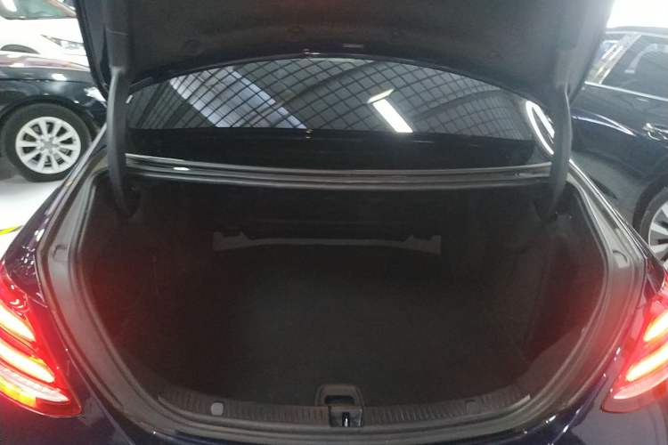 Used Mercedes-Benz E-Class 2019 Restyled E 300 L Sporty and Stylish Edition Trunk