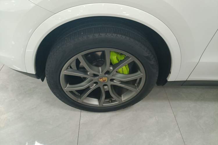 Used Porsche Cayenne E-Hybrid 2021 Cayenne E-Hybrid 2.0T Exterior 4