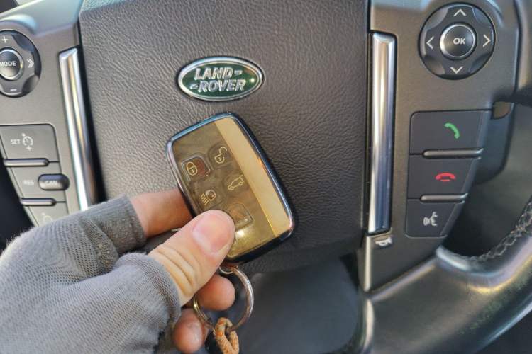 Used Land Rover Discovery 2016 3.0 SC Obsidian Black Heritage Edition HSE