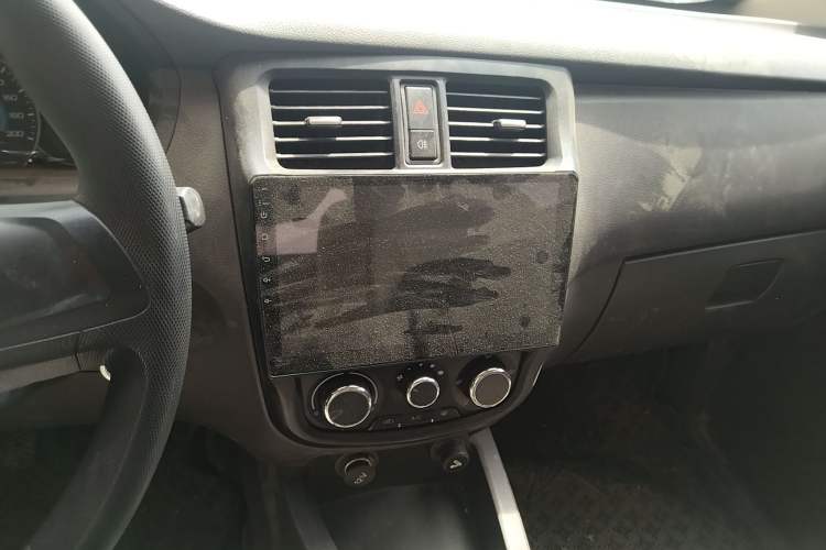 Used Wuling Rongguang V 2018 1.5L Standard Version
