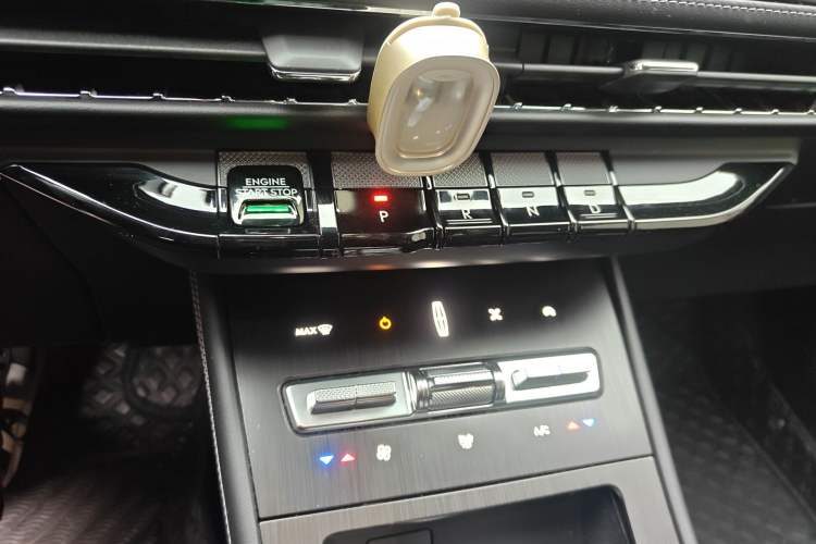 Used Lincoln Corsair 2024 2.0T Two-Wheel Drive Deluxe Edition Gear Lever