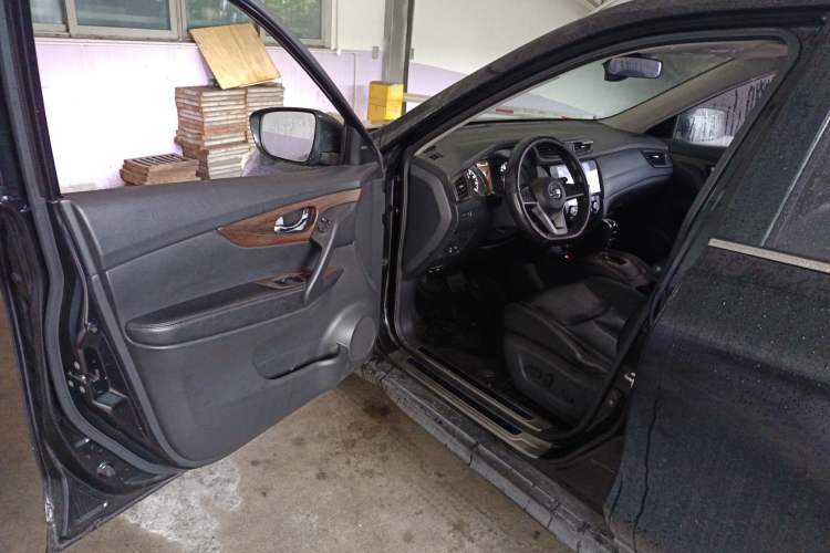 Used Nissan X-Trail 2019 2.0L CVT Smart Connect Comfort Edition 2WD Driver Seat