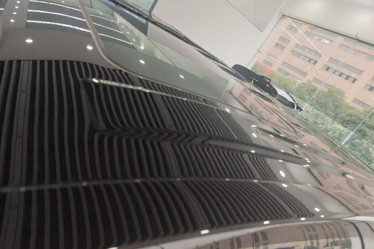 Used VOYAH Dream 2025 PHEV Four-Wheel Drive Prestige Kunpeng Edition
