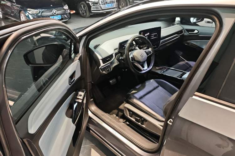 Used Volkswagen ID.4 X 2023 Pure Smart Edition Driver Seat